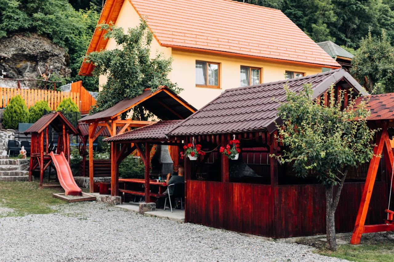 Iris Panzio Hotel Praid Exterior photo